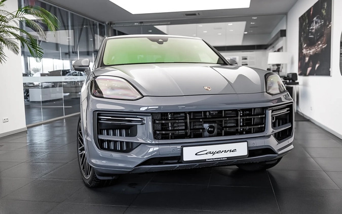 Porsche Cayenne cena 1091457 przebieg: 10, rok produkcji 2023 z Jedwabne małe 742